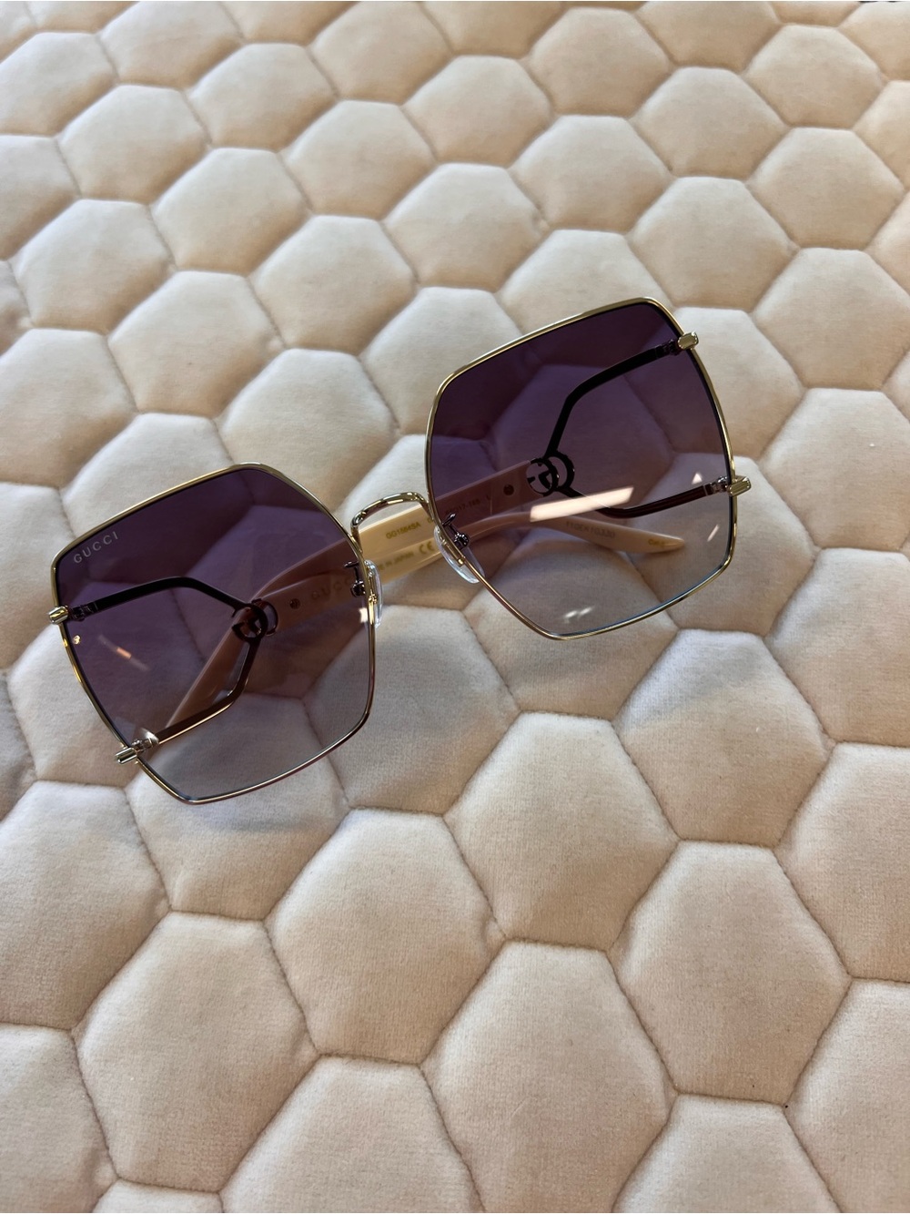 Authentic Gucci GG 1564S Sunglass oversized retro shape with signature GG’s - Picture 1 of 8